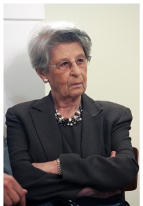 Η συγγραφέας Αθηνά Κακούρη